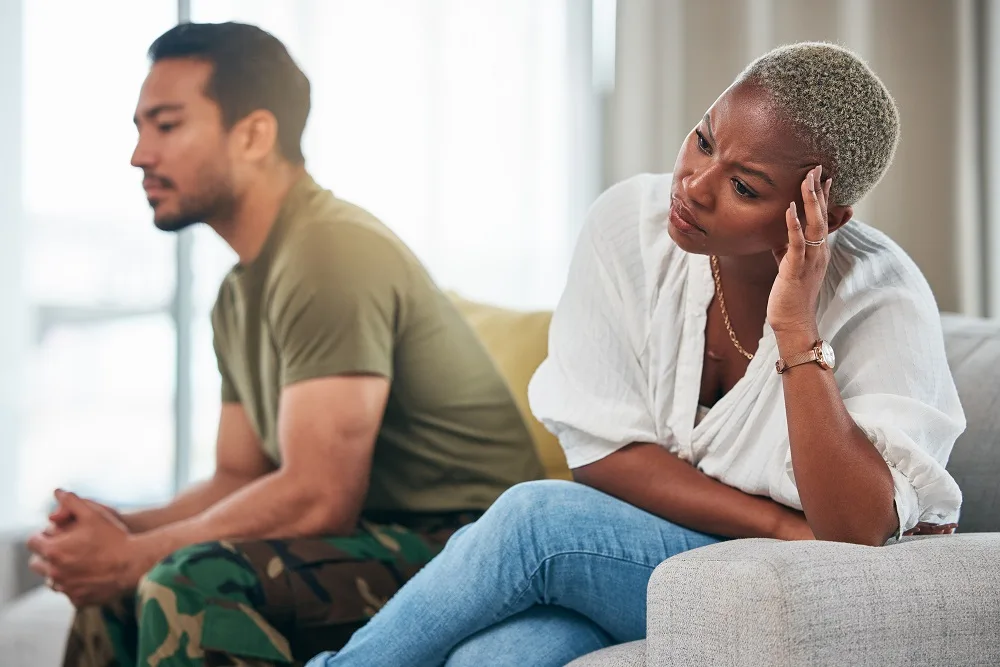 Obtenga un cronograma realista de divorcio militar para San Antonio. Nuestra guía explica el cronograma y cómo las obligaciones de servicio afectan su proceso de divorcio.