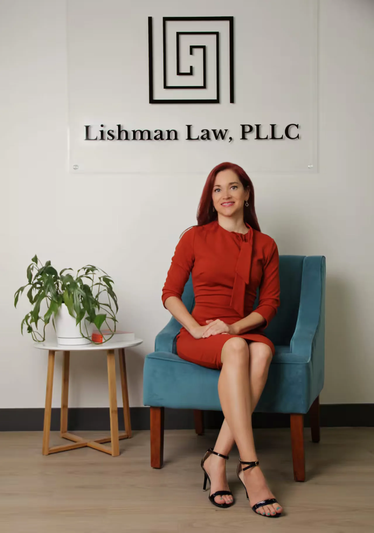 Retrato de Sarah Anne Lishman, abogada de San Antonio especializada en derecho de familia y certificada por la Junta de Especialización Legal de Texas.